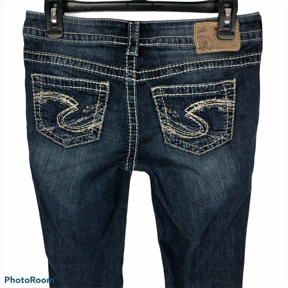 SILVER Women’s Blue Jean Capris Sz 1/2 AIKO CAPRI W26 Distressed Embroidery - Picture 5 of 14